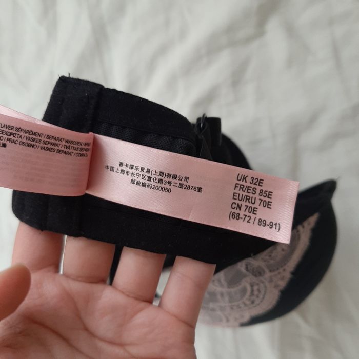 Czarny pudroworóżowy stanik biustonosz hunkemöller 70E