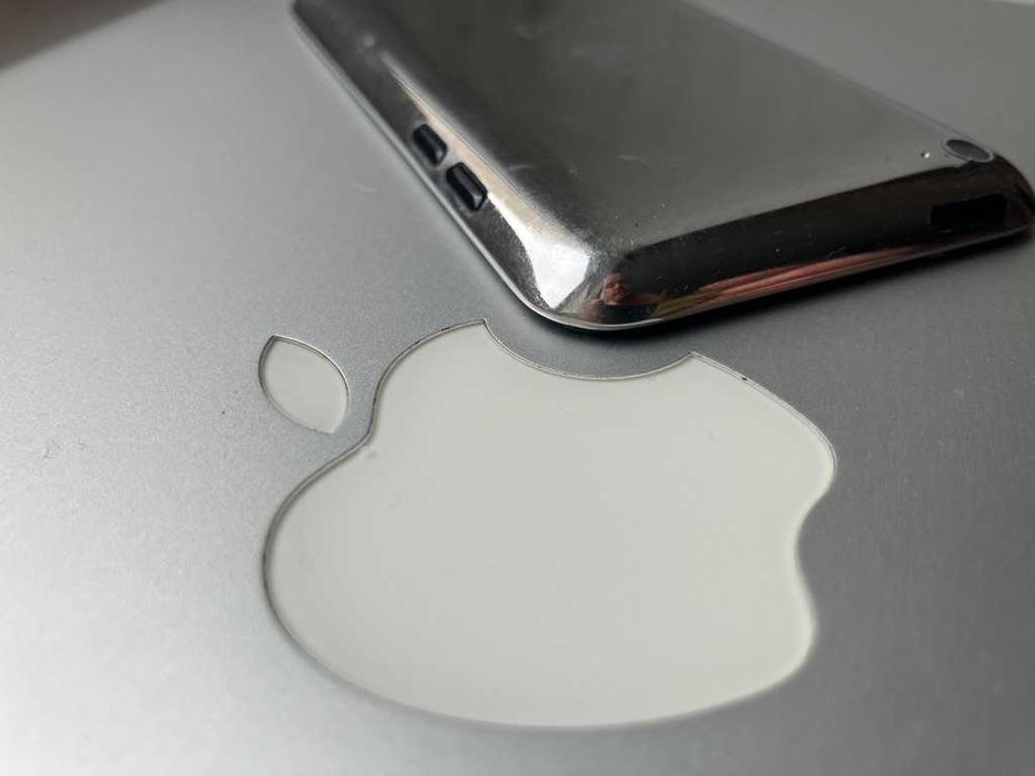 Apple iPod touch 4-gen \ ЦАП Cirrus Logic \ Акумулятор 35 годин програвання музики