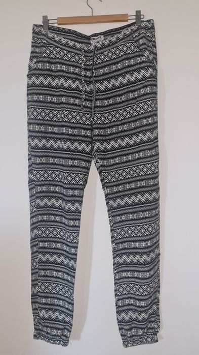 Spodnie letnie casual rozm.  40 CROPP