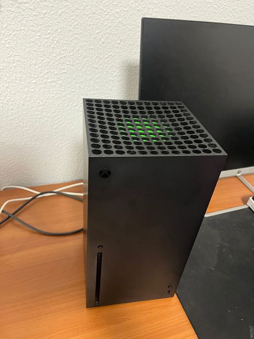 Xbox X com 1TB em ótimo estado