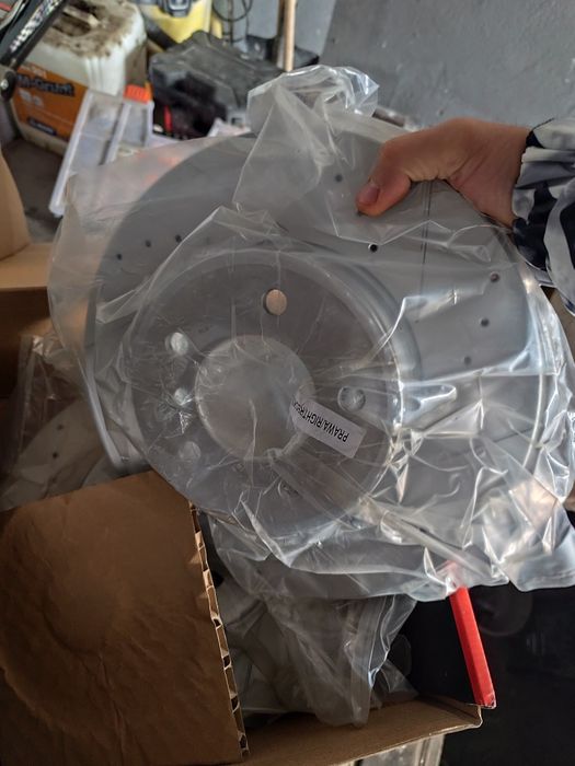 Nowe tarcze + zaciski BMW