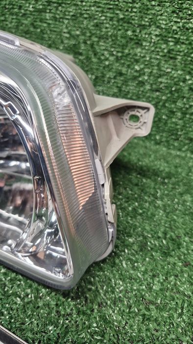 HYUNDAI H-1 (A1) 06.97-04.08- ÓTICA/FAROL FRENTE DIREITA NOVO DEPO EMB