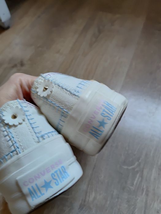 Białe converse na podeszwie all star