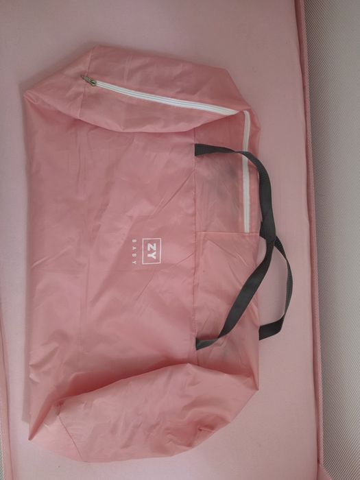 Cama/berço de bebé transportável, com colchão .