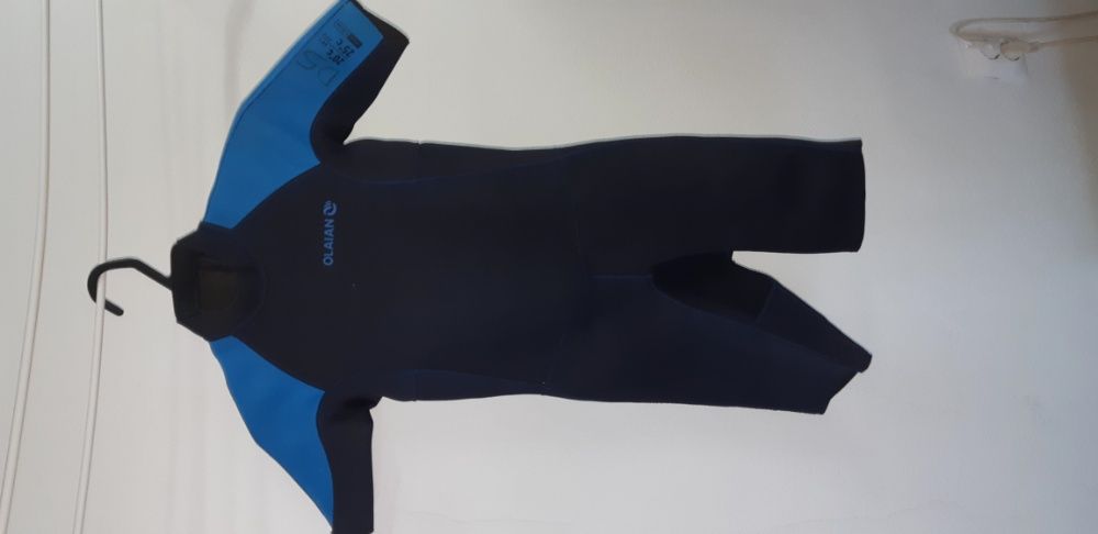 Fato de agua curto - 12 anos - usado como novo