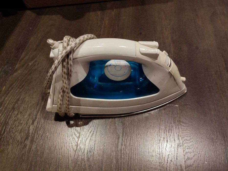 Электрический утюг Sanusу 3908