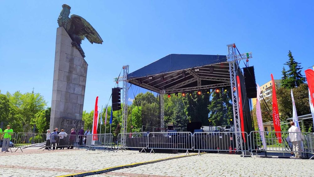 Scena, nagłośnienie, oświetlenie, wynajem, obsługa.
