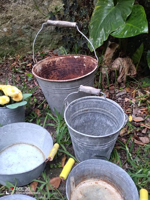 Conjunto de Peças em Folheta para Decoração de Jardim