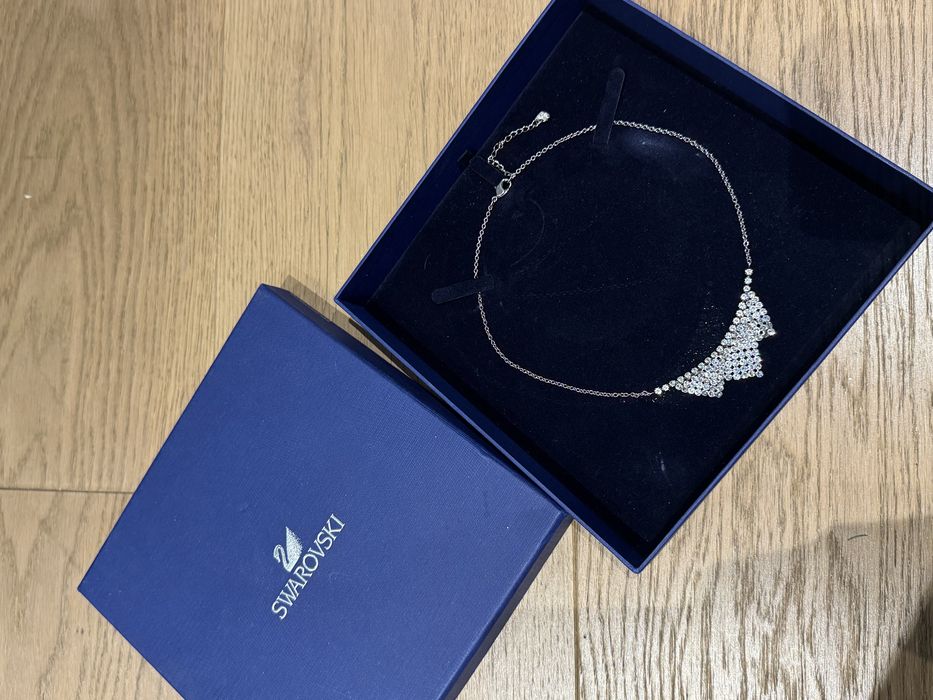 Kolia Swarovski piekny srebny naszyjnik mieniący sie regulowany