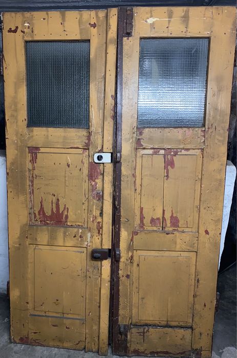 Stare drzwi wejściowe