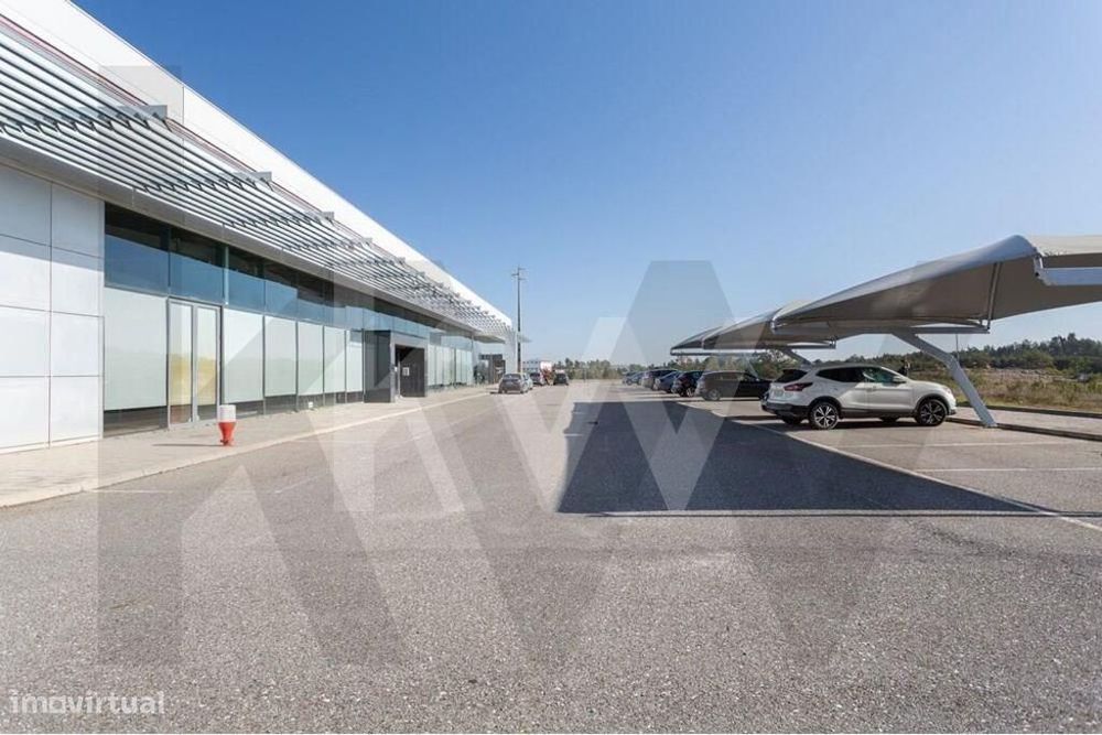 Armazém no Parque Industrial de Castelo Branco com 4.503 m2.