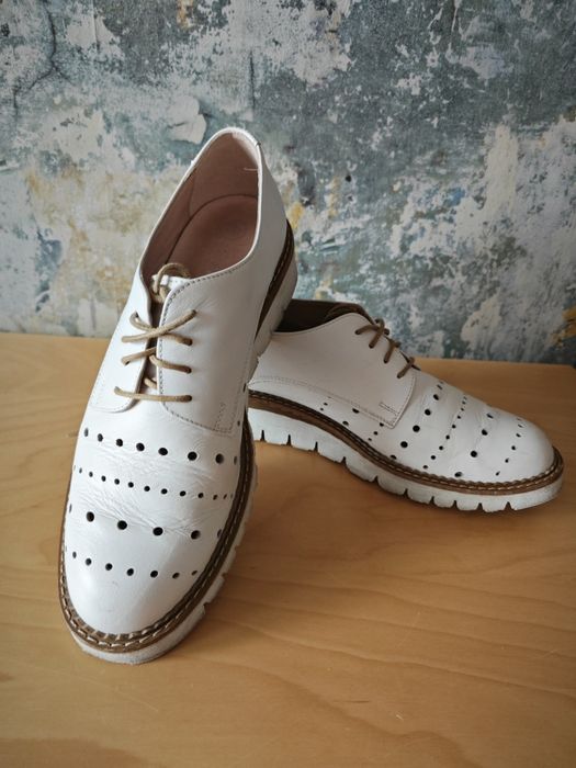Białe buty oksfordki rozm 36 Solo Femme