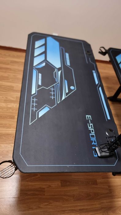 Mesa Gaming Himimi 160×75 cm com Mousepad e Acessórios