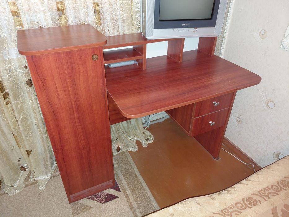 Продам письмовий стіл