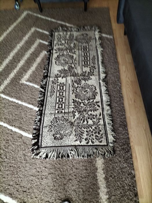 Dywaniki na wersalkę i fotele