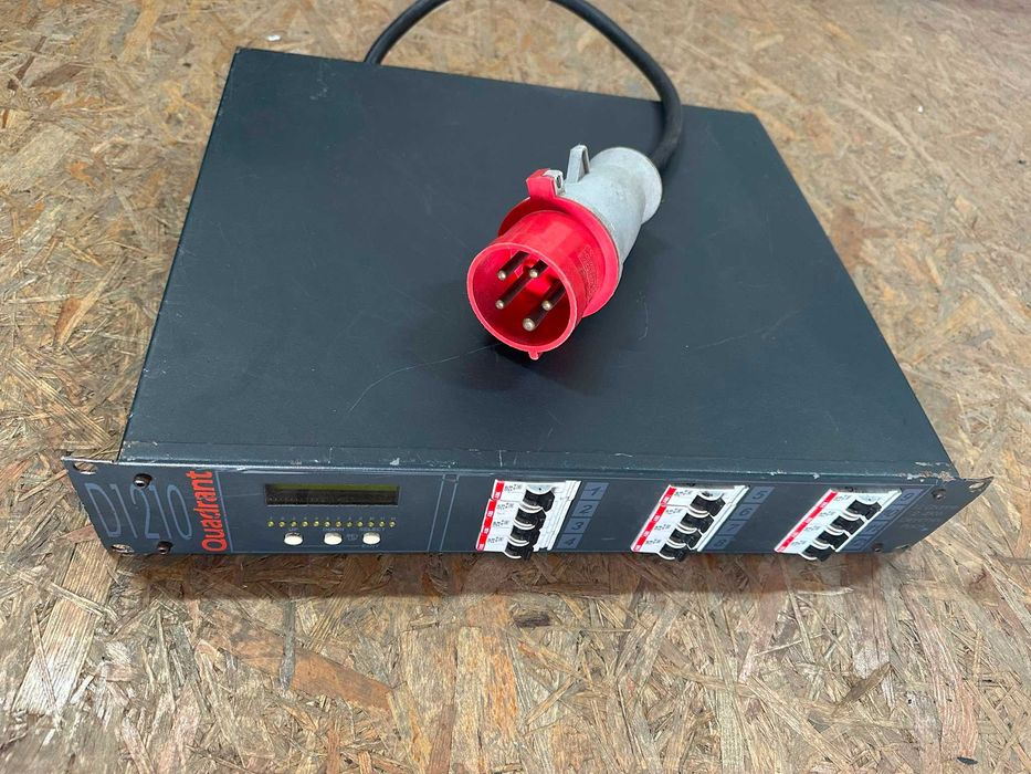 Bloco de regulação de intensidade de luz (Dimmer Pack) digital de 12 canais