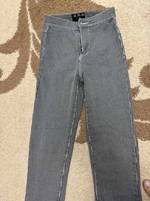 Скіні штани bershka