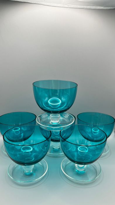 Pucharki do lodów i deserów projektu Saara Hoopera