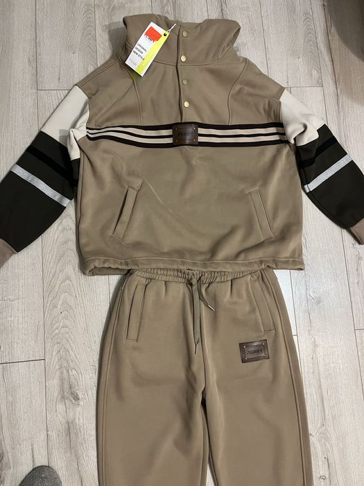 Спортивний костюм жіночий