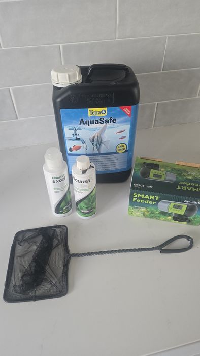 Aquário Fluval 200L com iluminação + Smart Feeder