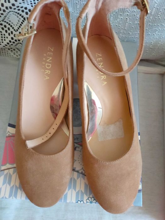 sapatos como novos para senhora da marca zendra do corte inglês