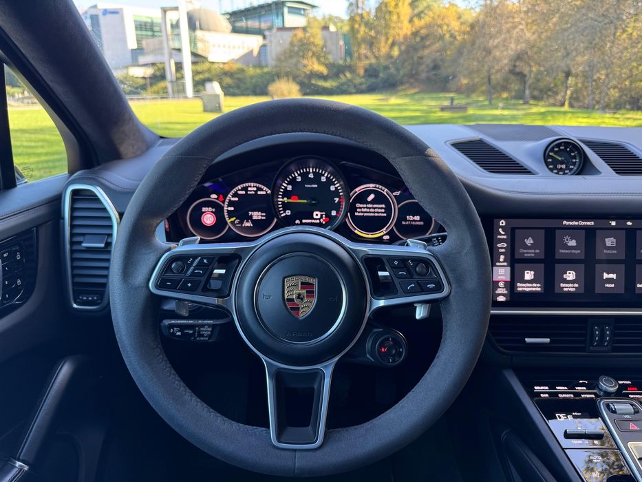 Porsche Cayenne E-Hybrid GT Carbon Package