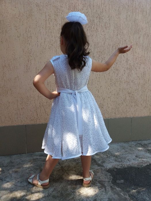 Платье нарядное 6-8 лет