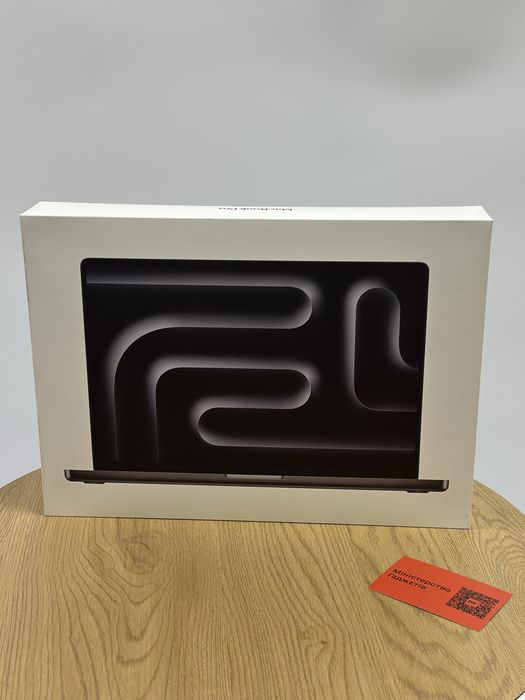 Apple MacBook Pro 16-inch M5 Pro 24GB/1TB Space Black новий, MGEA4