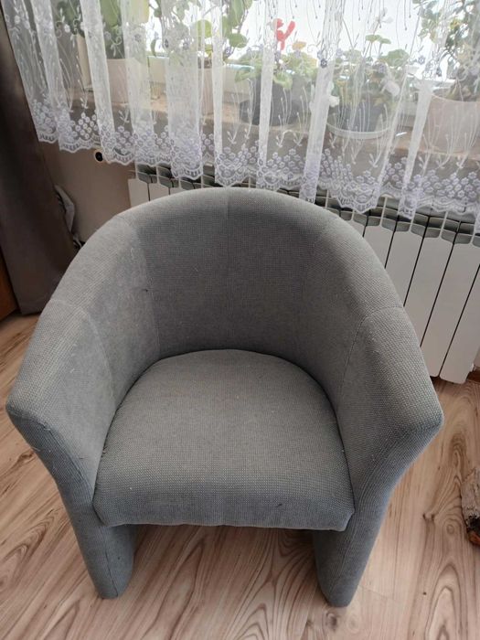 Fotel uzywany szary