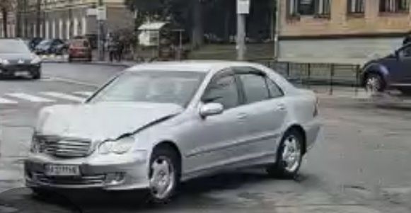 Mercedes -benz після дтп