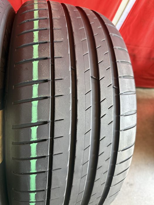 Pneus 245/45/18 Michelin Pilot sport 4 ZP Impecaveis