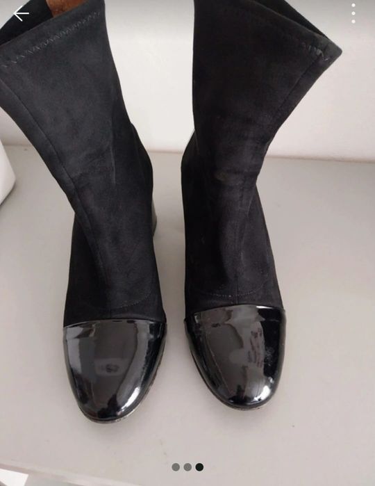 Botas pretas médias