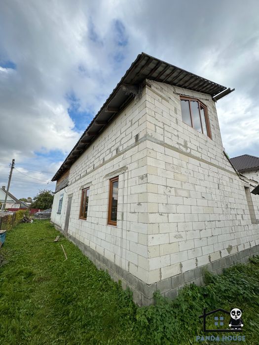 Продається половина будинку