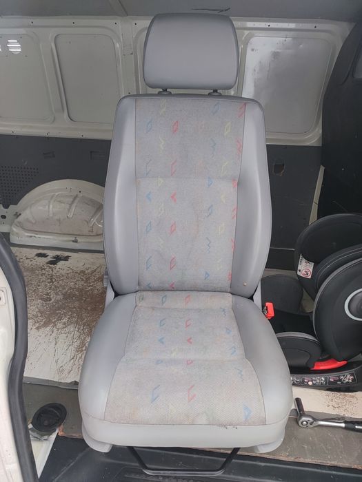 Fotel pojedynczy jedynka przedni pasażera VW t5