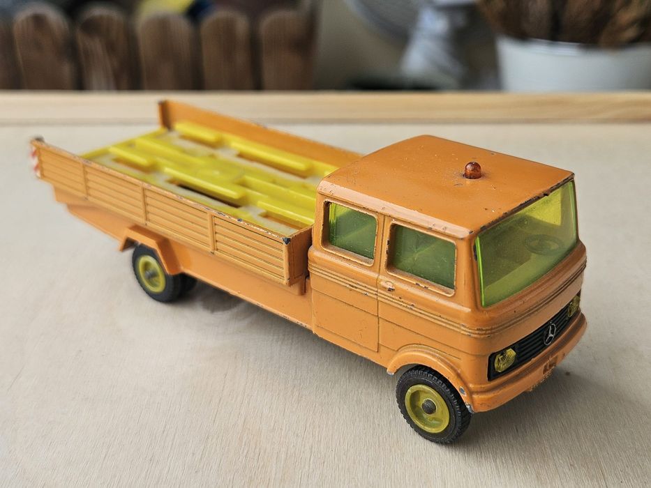 SIKU Mercedes Benz LP 608
