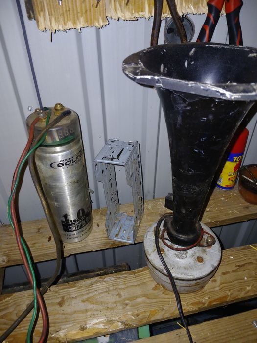 Cornetas e radio para carro