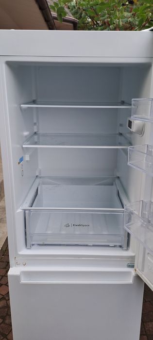 Холодильник indesit