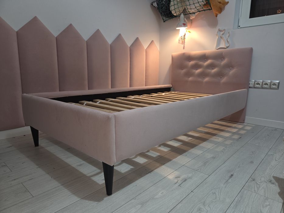 Łóżko tapicerowane dla dziewczynki materac 180x90