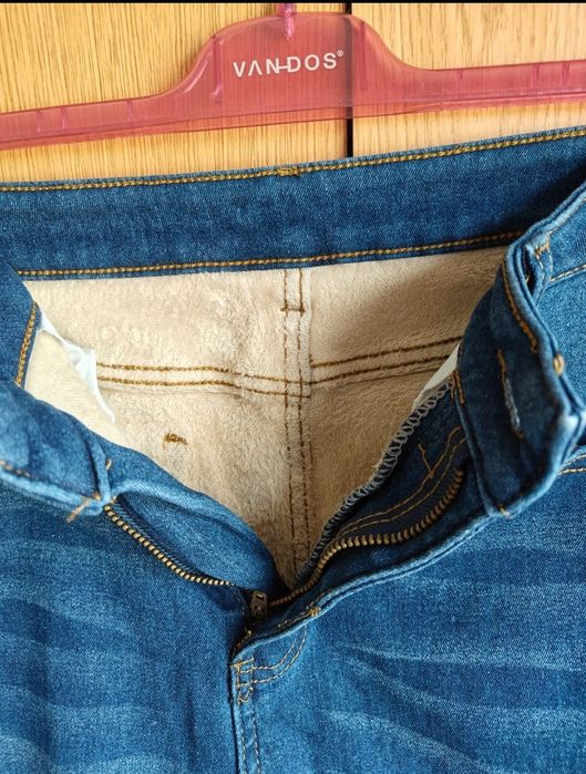 Calça de ganga com pêlo