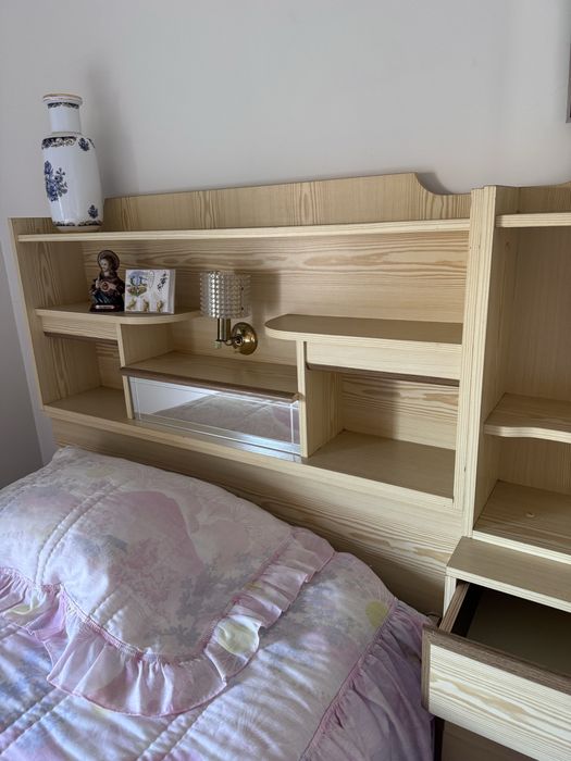 Conjunto de Quarto – 2 Camas Individuais com Colchão e Luz Incluídos