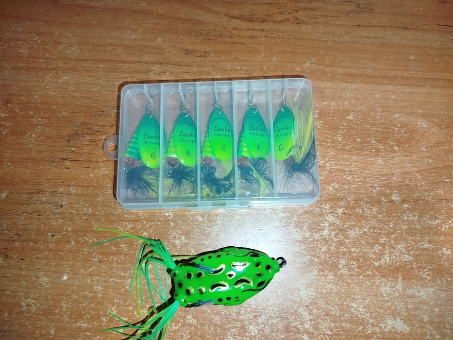 Продам приманки на окуня і щуку
