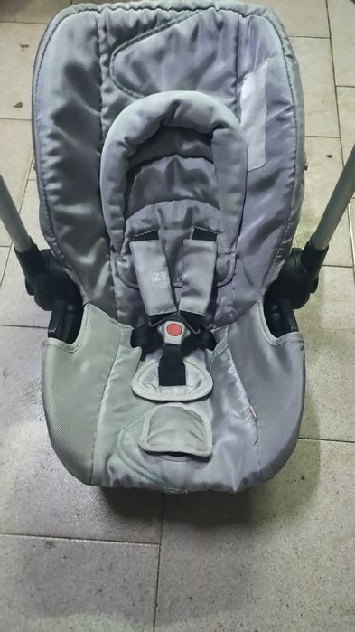 Cadeira de bebe.