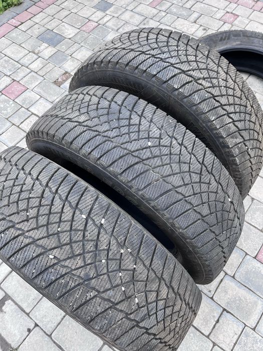 Зимня резина hankook 215/65 r17 25 рік