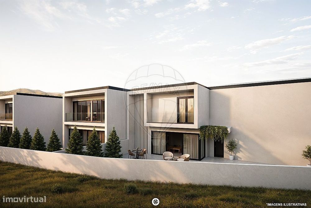 Moradia T4 para venda