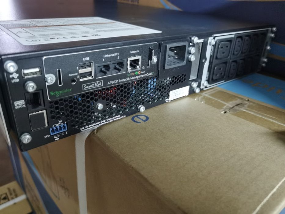 Smart UPS APC SRT3000 rmxli-nc