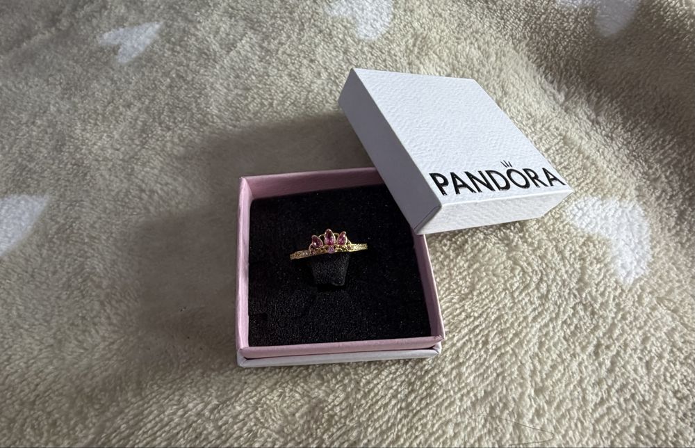 Złoty pierścionek Tiara Roszpunki Pandora x Disney