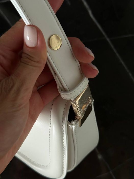 Сумка JW PEI Joy Shoulder Bag / сумочка джіві пей біла молочна