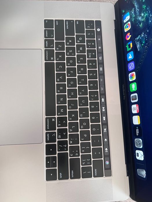 MacBook Pro 15 2018 16/512gb