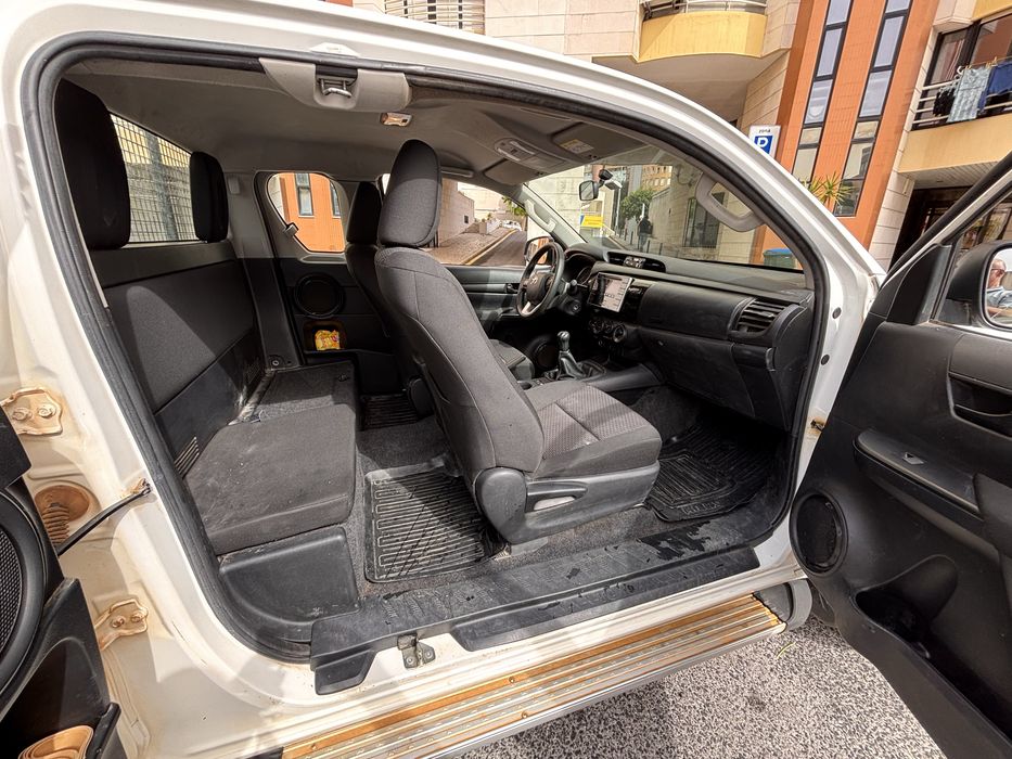 Toyota Hilux 4x4 Cab Extra 3 Lug