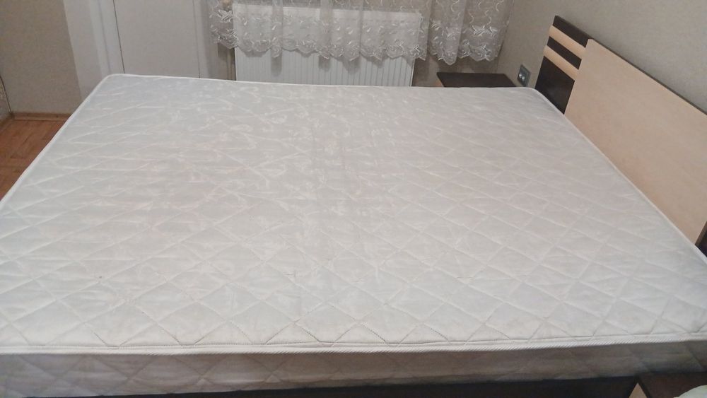 Продам матрац б/в